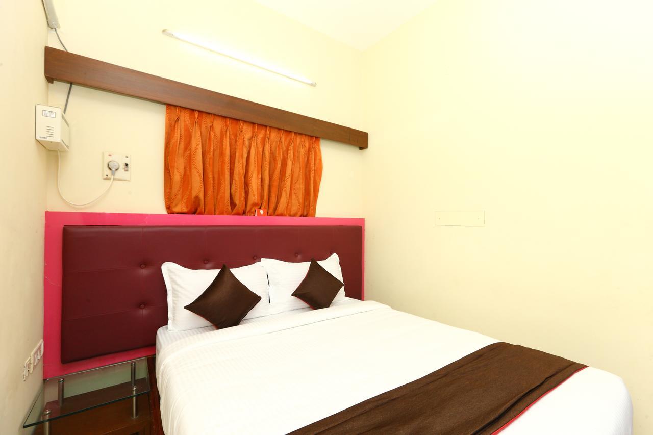 Oyo 8410 Rajeswari Tower Chennai Exterior photo