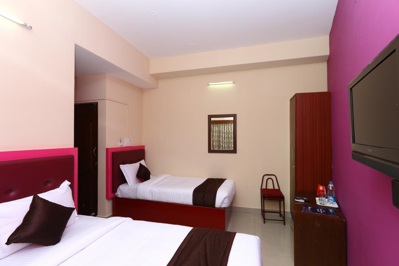 Oyo 8410 Rajeswari Tower Chennai Exterior photo