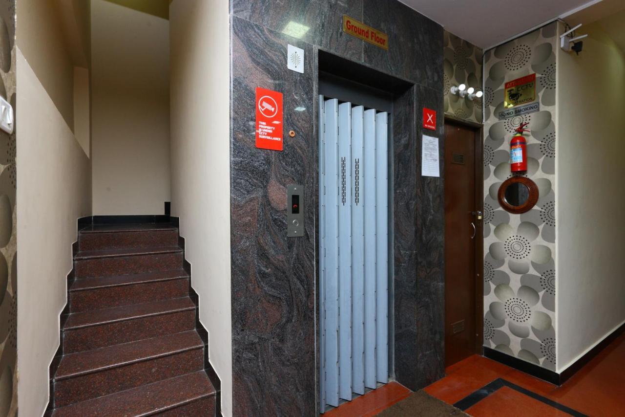Oyo 8410 Rajeswari Tower Chennai Exterior photo