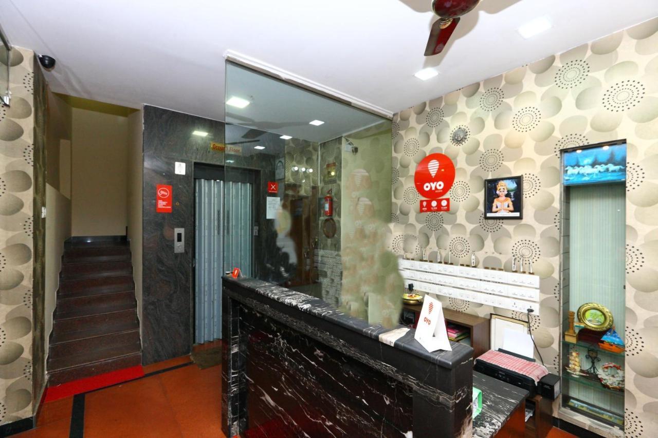Oyo 8410 Rajeswari Tower Chennai Exterior photo