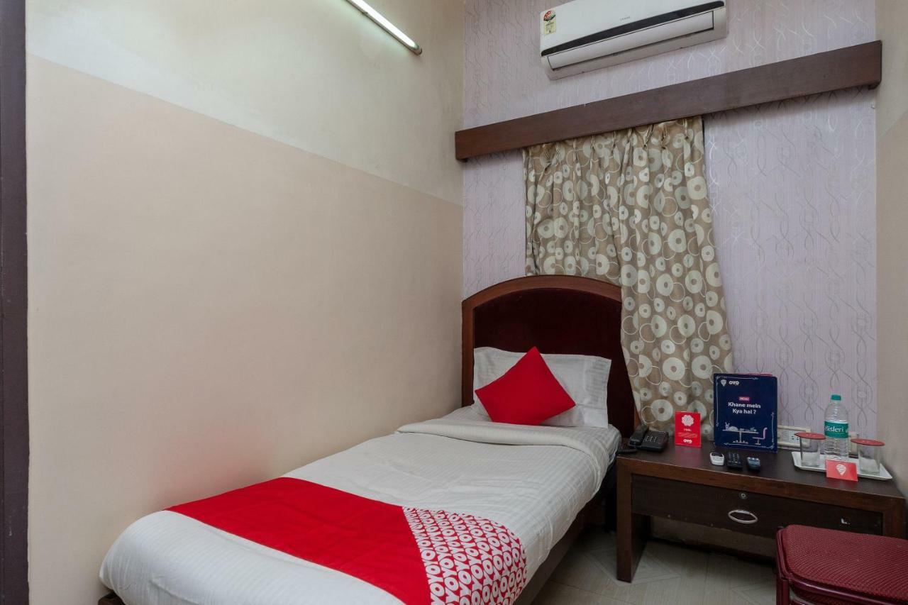 Oyo 8410 Rajeswari Tower Chennai Exterior photo