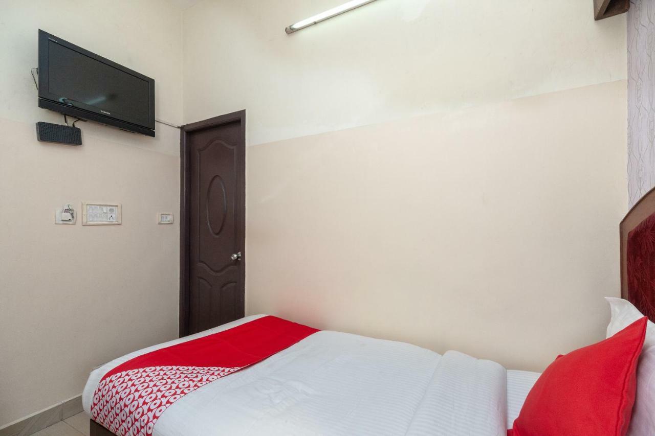 Oyo 8410 Rajeswari Tower Chennai Exterior photo