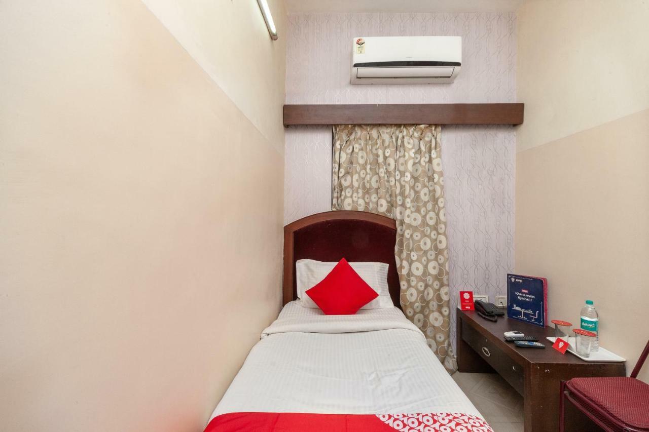 Oyo 8410 Rajeswari Tower Chennai Exterior photo