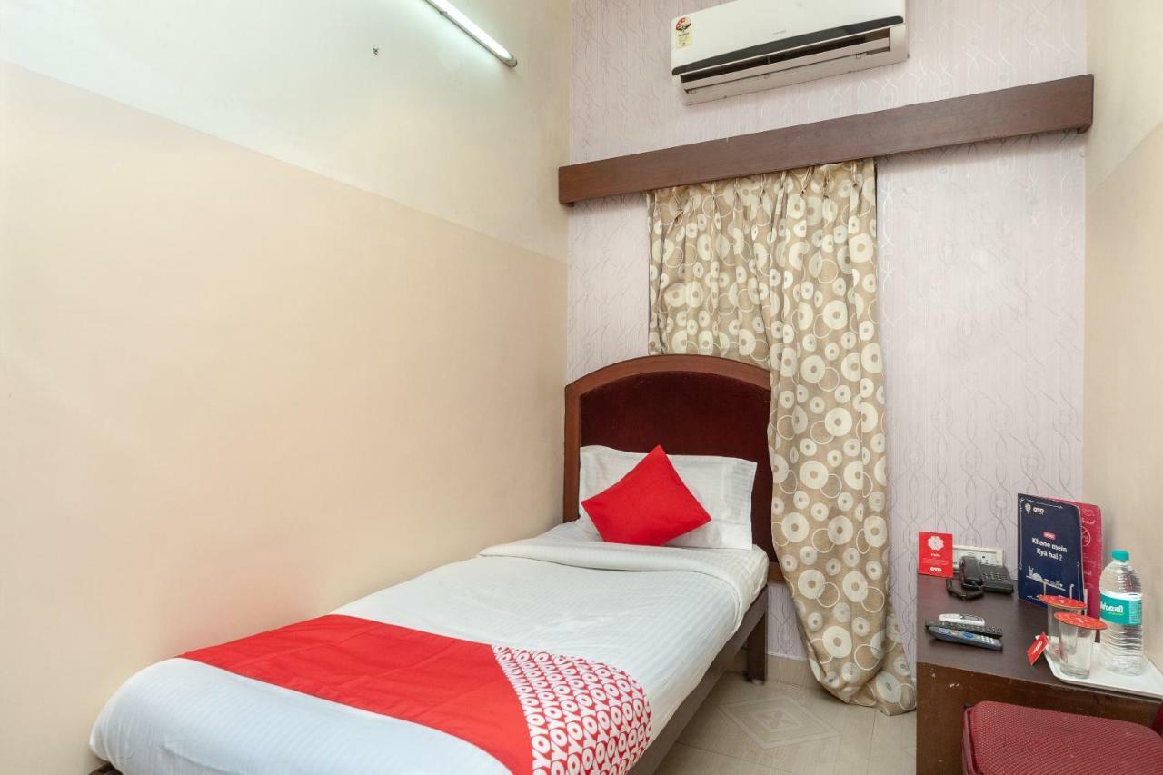 Oyo 8410 Rajeswari Tower Chennai Exterior photo